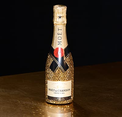 Toasting The Golden Gl​obes with Moët & Cha​ndon