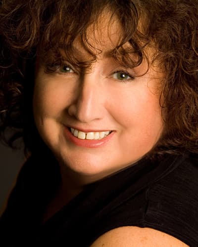 Debbie Headshot