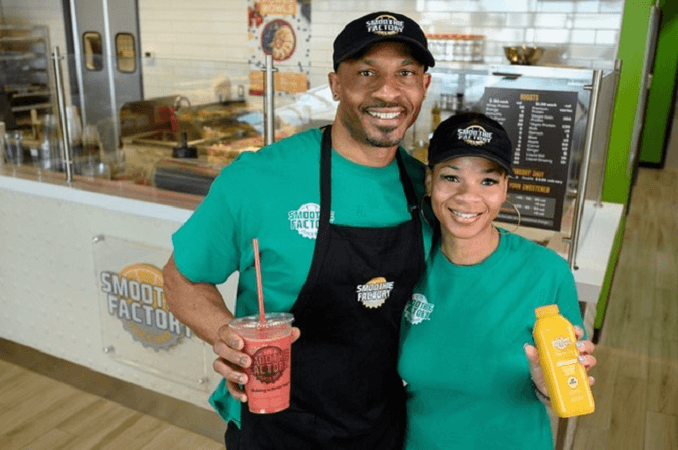 Former Dallas Cowboy tackles healthy business decision with Smoothie Factory