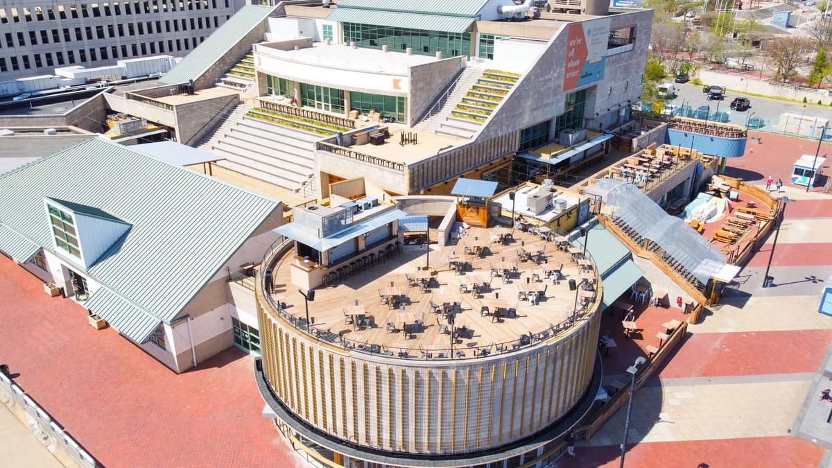 FCM HOSPITALITY MAKES HISTORY WITH THE GRAND OPENING OF PHILADELPHIA'S LARGEST RESTAURANT WITH LIBERTY POINT ON THE WATERFRONT