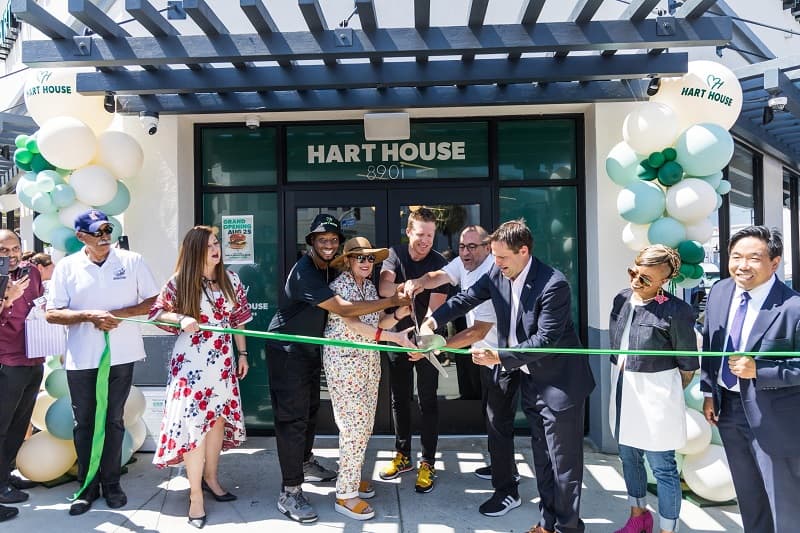 PLANT-BASED QSR CONCEPT HART HOUSE OPENS  FIRST BRICK AND MORTAR LOCATION IN LOS ANGELES