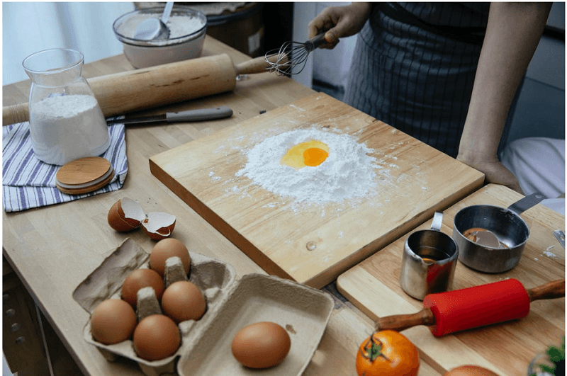 10 ESSENTIAL BAKING TOOLS EVERY HOME BAKER SHOULD HAVE