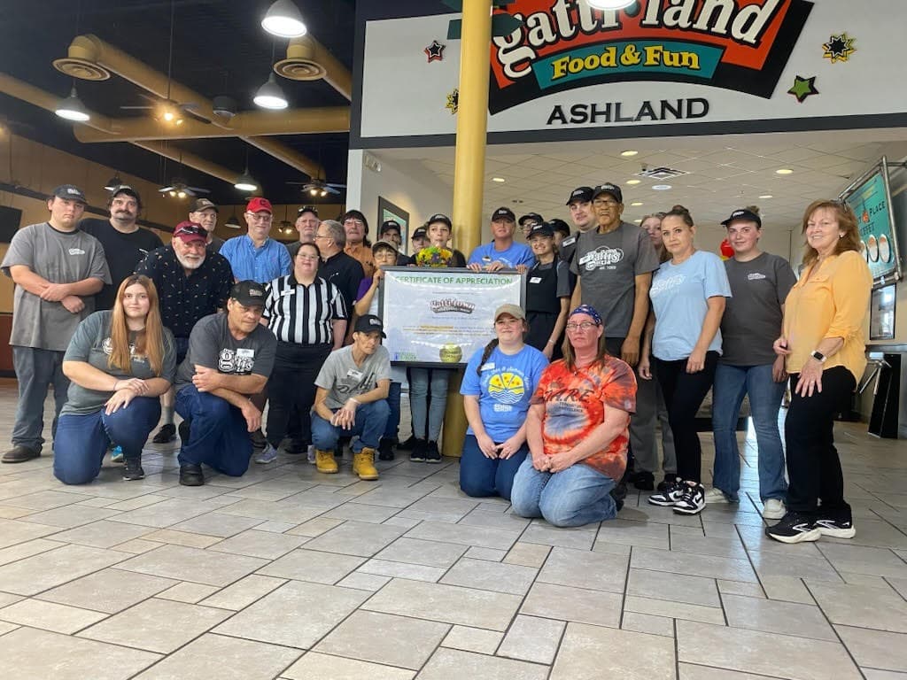 Ashland GattiTown Named 2024 ‘Hunger Hero’ Thanks to Teen Employee’s Generosity