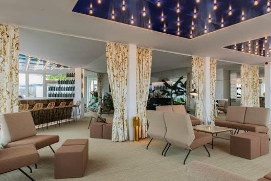 the Mouton Cadet Wine Bar