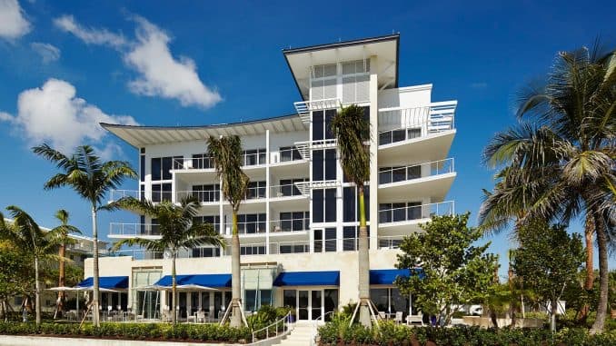 Royal Blues Hotel