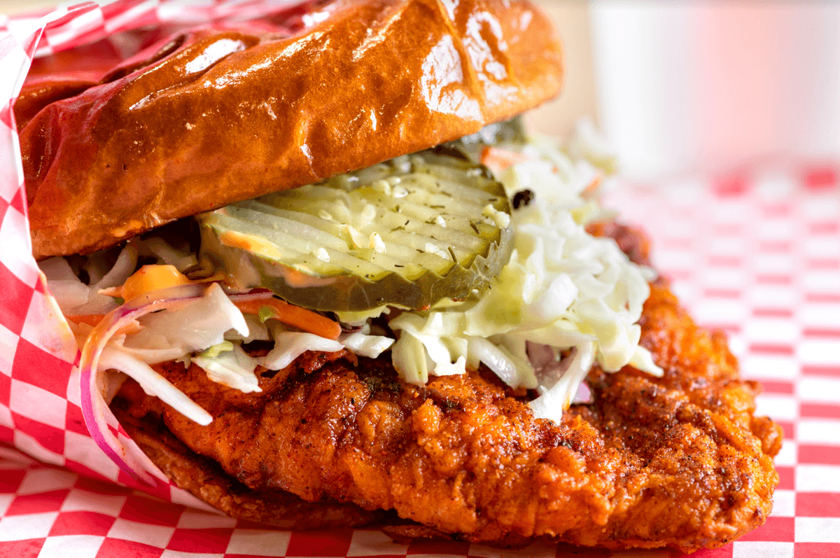 Monroes Hot Chicken Food - PLATES