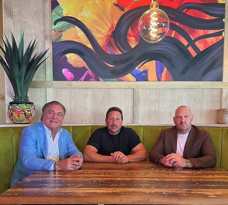 RUN TO RUNWAY! ICONIC DINING INSTITUTION CLOSES ITS DOORS THURSDAY, MAY 12, 2022