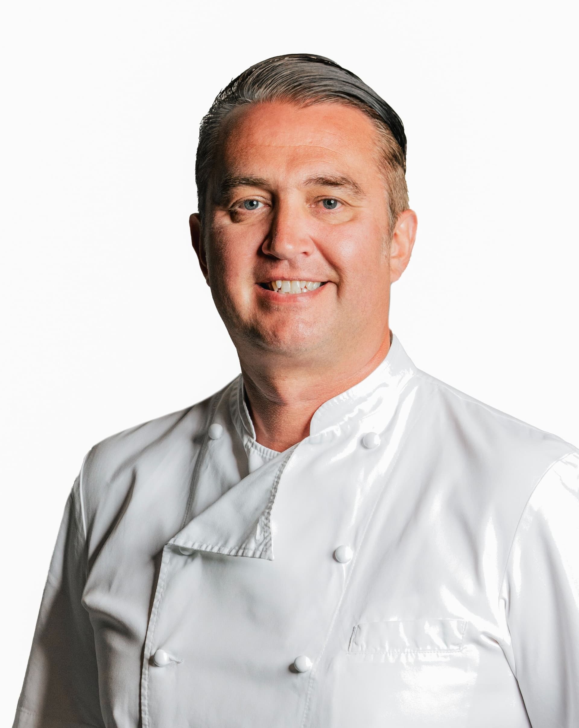 Noble 33 Elevates Culinary Excellence with Chef Lee Bennett