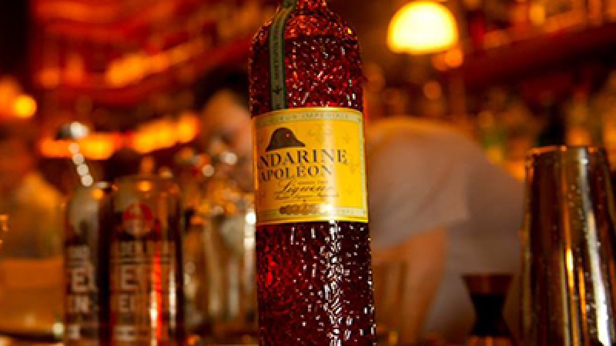 Mandarine Napoleon Rounds Out Its National Bartender Competition