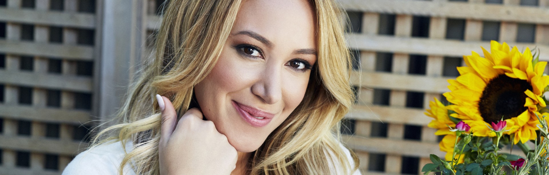 HAYLIE DUFF Star Of The Real Girls Kitchen Food Beverage