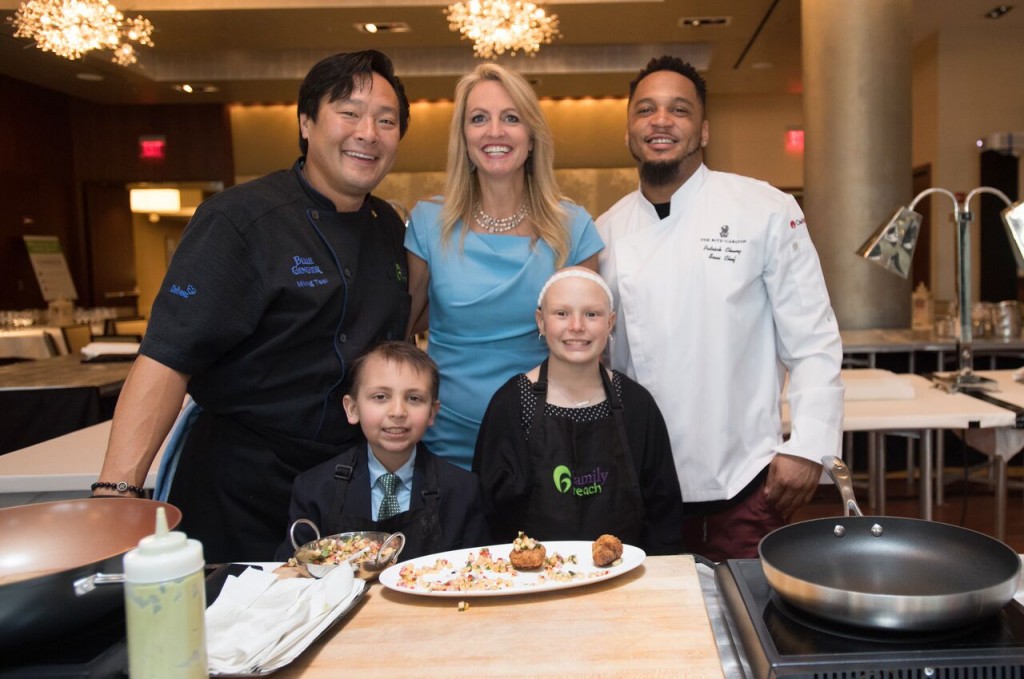 Patriots&#8217; Patrick Chung &#038; Chef Ming Tsai Cook for Cause