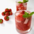 Skinny Strawberry Mojito Cocktail
