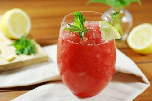 Watermelon-Strawberry Moscato Slushie