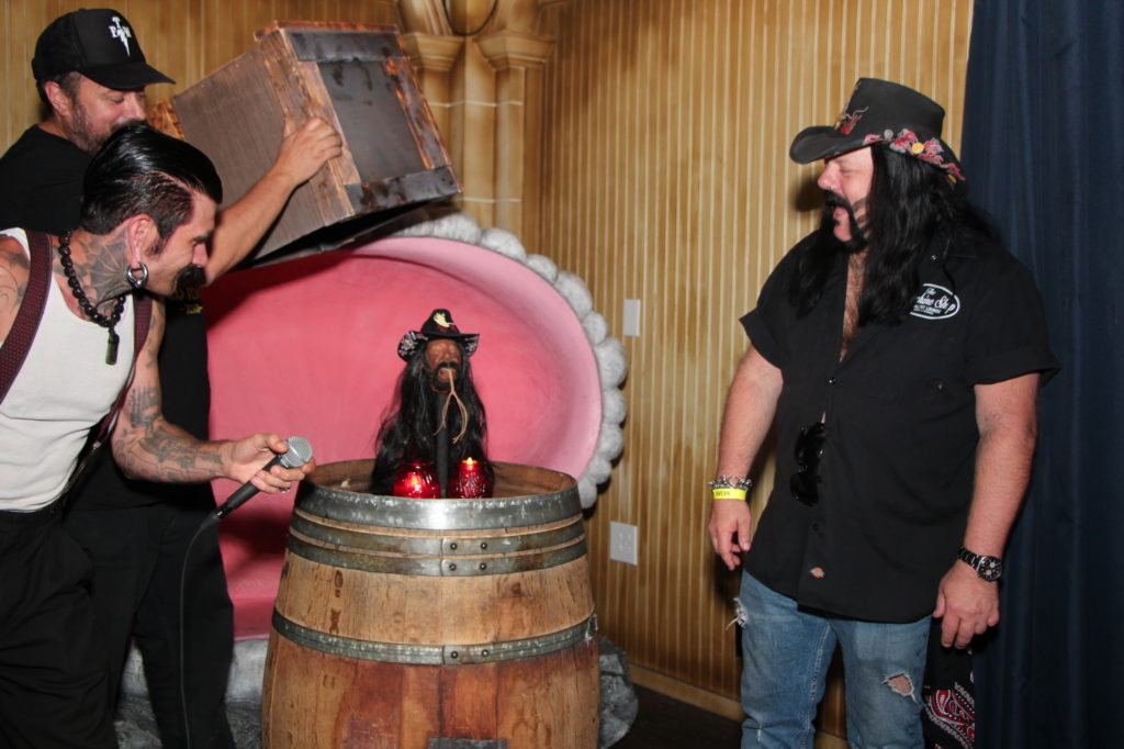Vinnie Paul Unveils Shrunken Head at The Golden Tiki