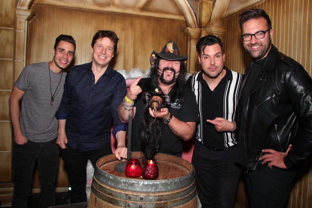 Vinnie Paul Unveils Shrunken Head at The Golden Tiki