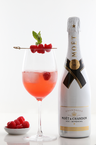 Champagne Cocktail Cooldowns for Summer created with Moët &#038; Chandon