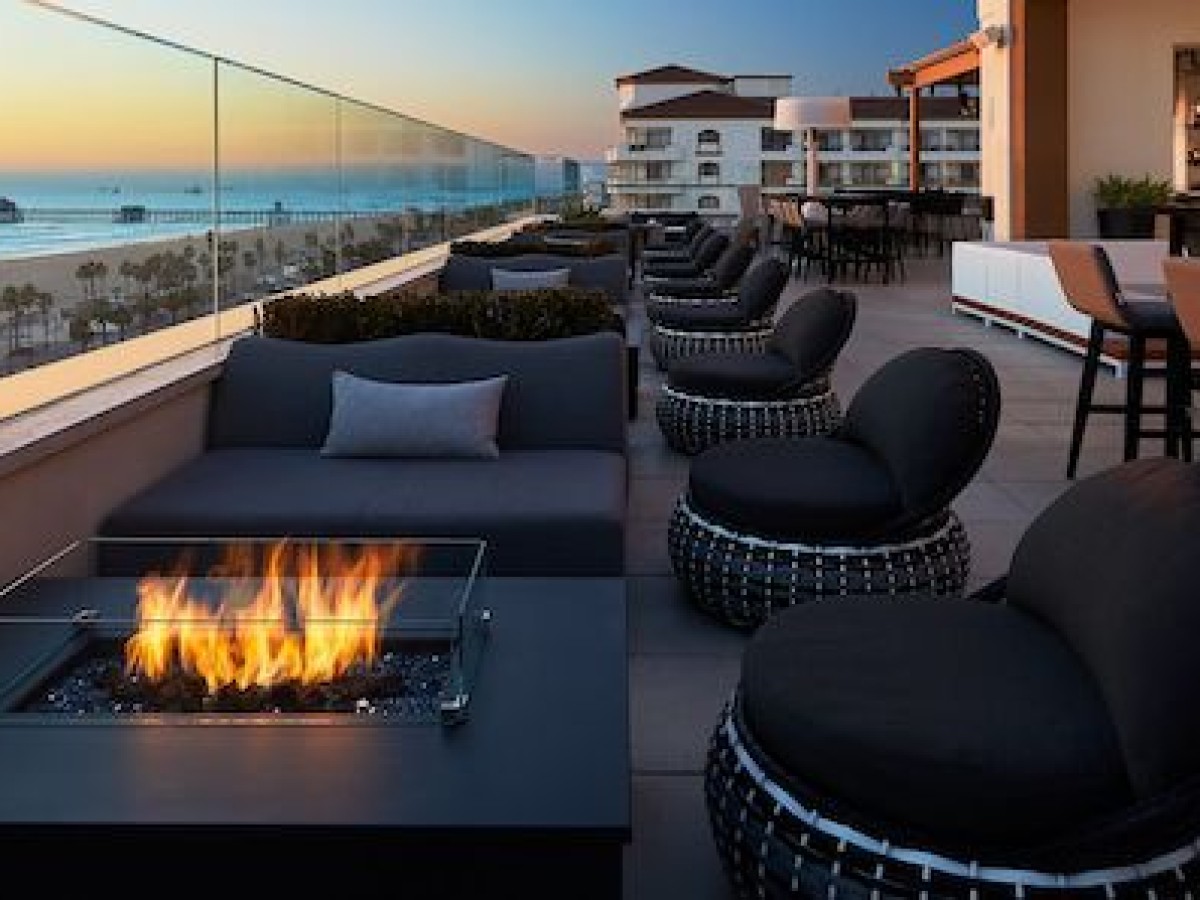 Offshore 9 Rooftop Lounge (Hilton Waterfront) photo 7