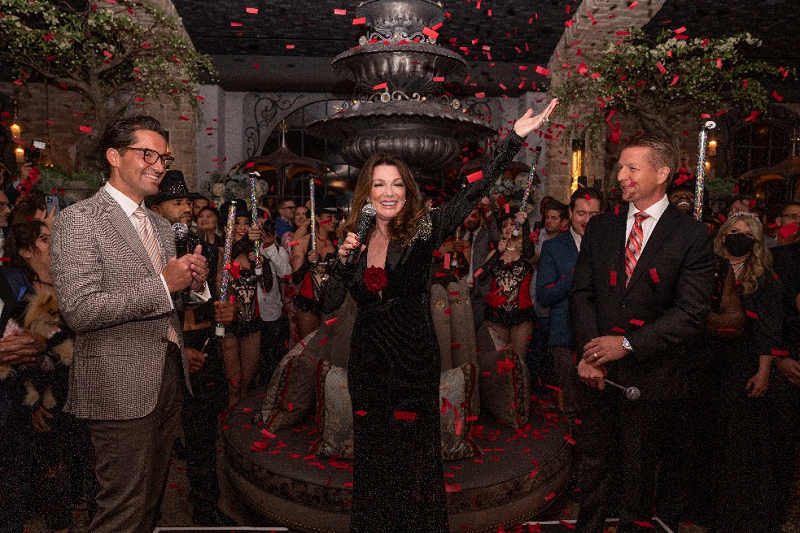 TELEVISION STAR AND RESTAURATEUR LISA VANDERPUMP HOSTED THE STAR-STUDDED  GRAND OPENING OF VANDERPUMP À PARIS AT PARIS LAS VEGAS - Food & Beverage  Magazine