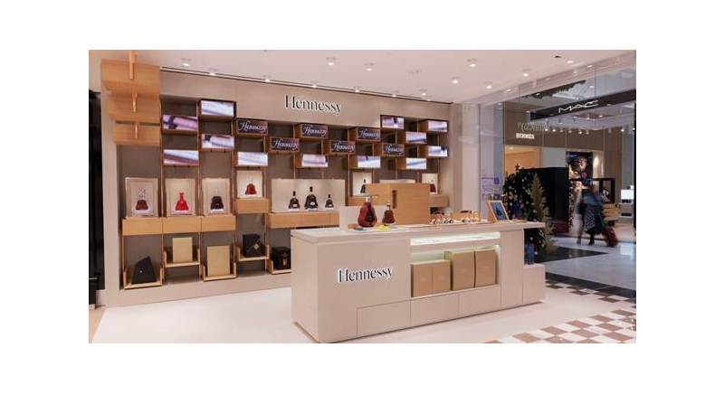 MAISON HENNESSY UNVEILS ITS FIRST  HENNESSY DEDICATED STORE IN PARIS AIRPORT