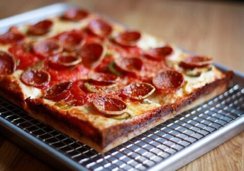 emmy-squared-pizza-shaw