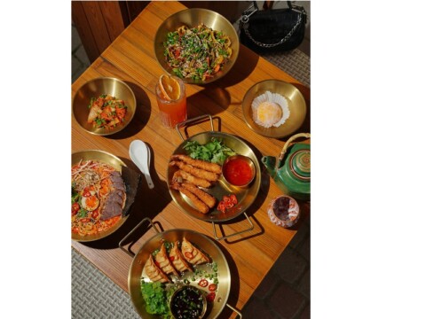 free-photo-of-delicious-asian-meal-setup-with-diverse-dishes