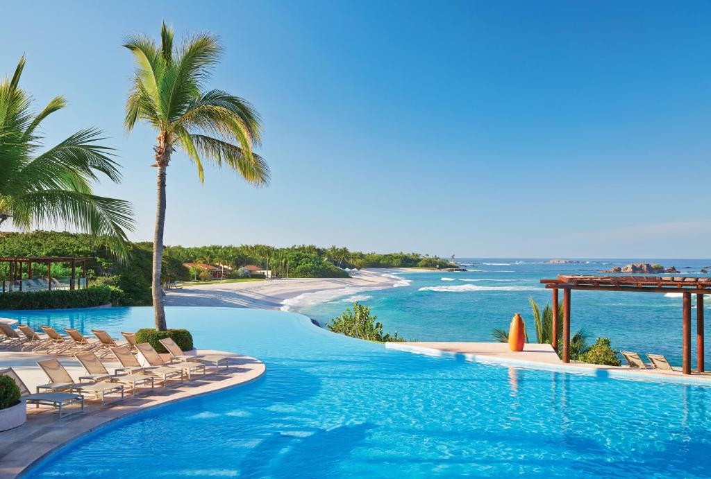 Four Seasons Punta Mita Appoints Sumanth Das as F&B Director