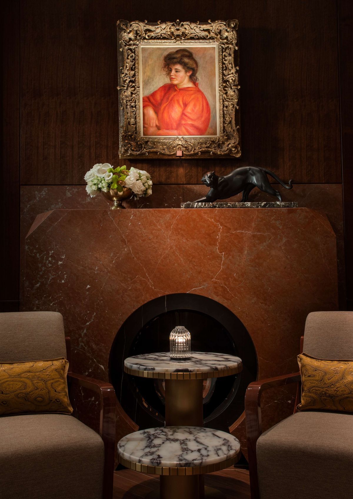 Femme au corsage rouge (Woman in Red Bodice) by Pierre-Auguste Renoir_Zero Bond at Wynn Las Vegas_Photo Credit_Robert Miller