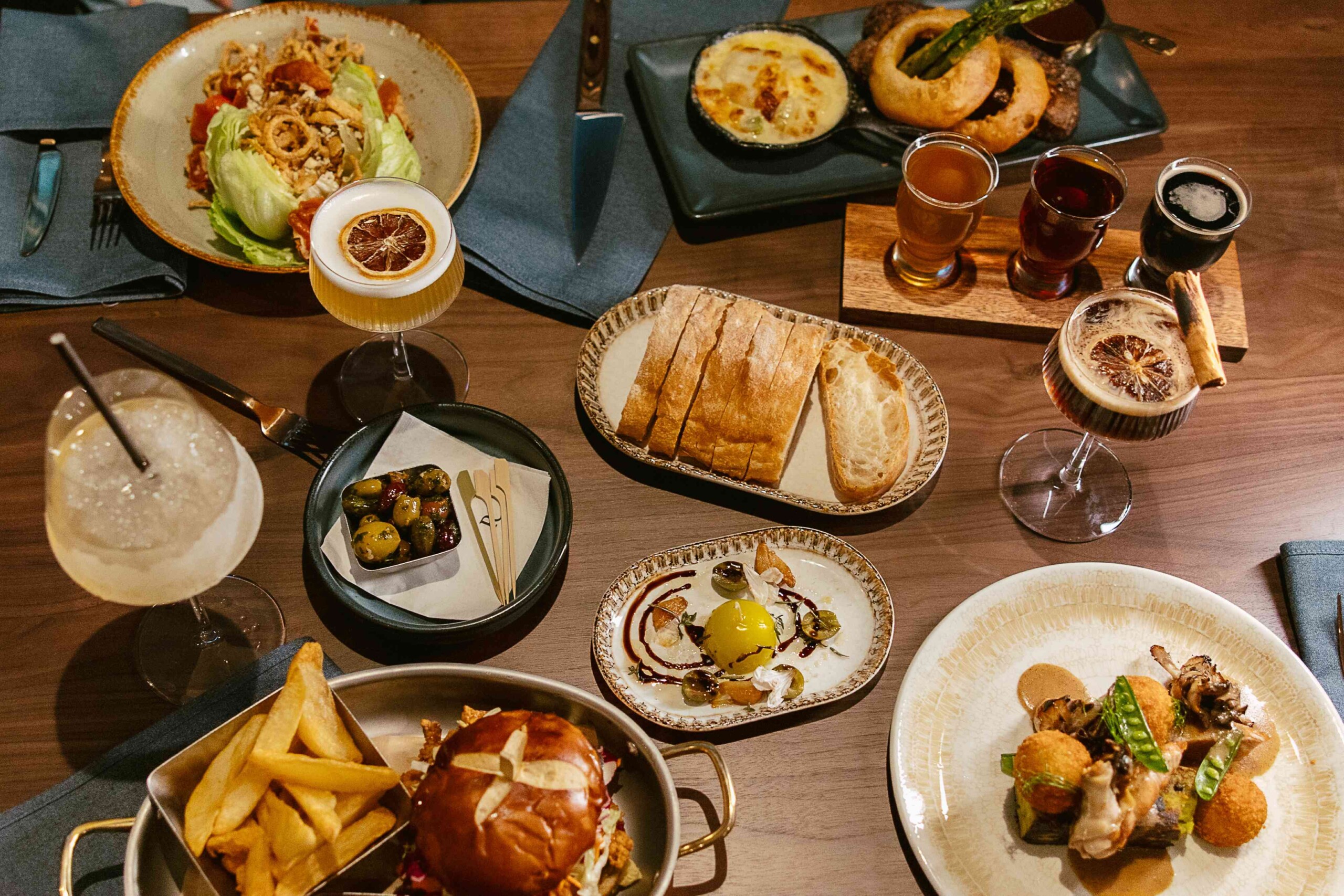 RER_SevenOlive_Food-table