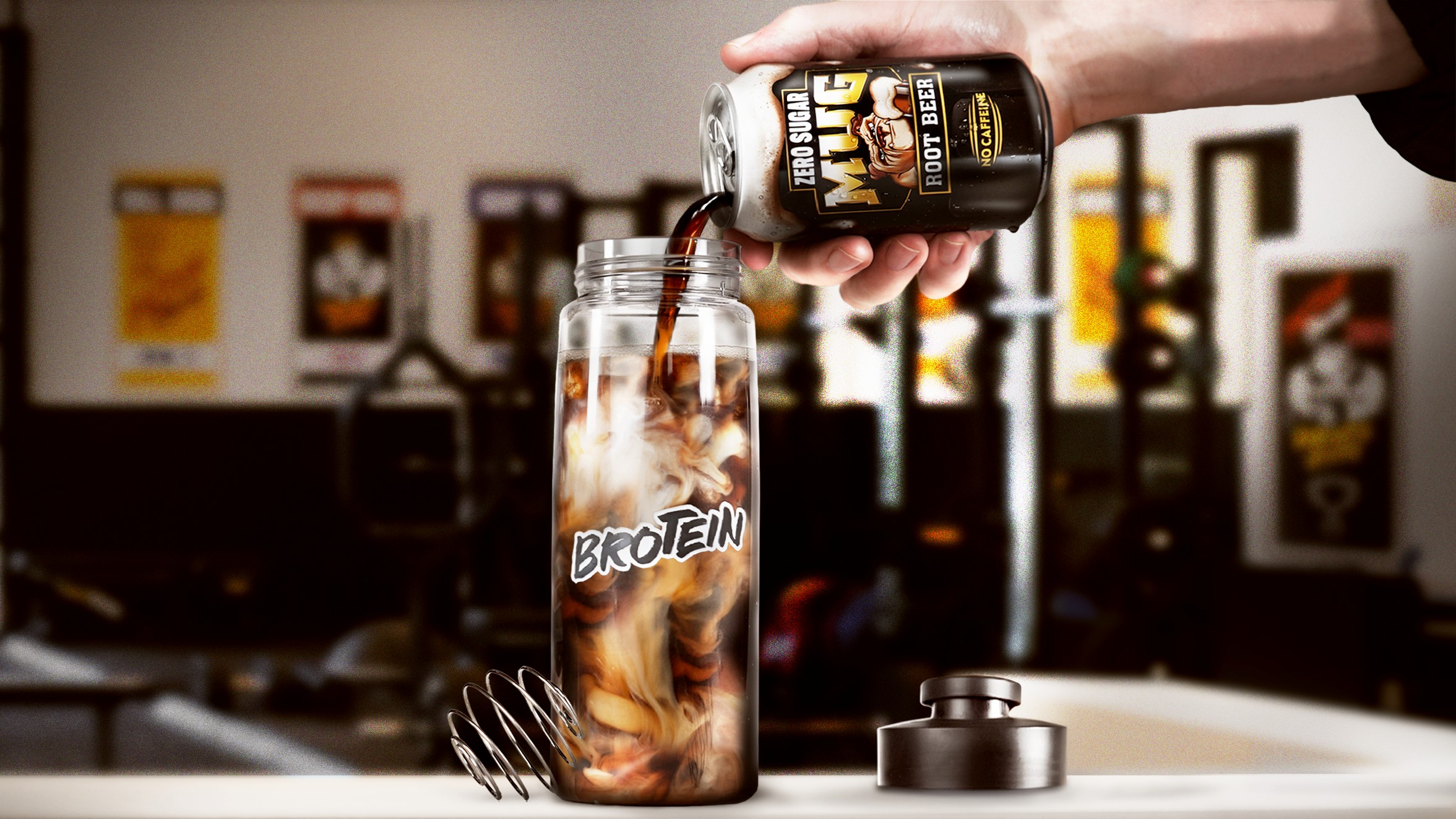 MUG Root Beer Brotein KV (pour)